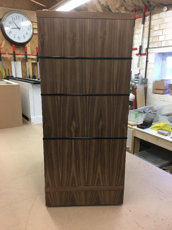 Hi-Fi Stand side view finished in oak wood  - Audinni