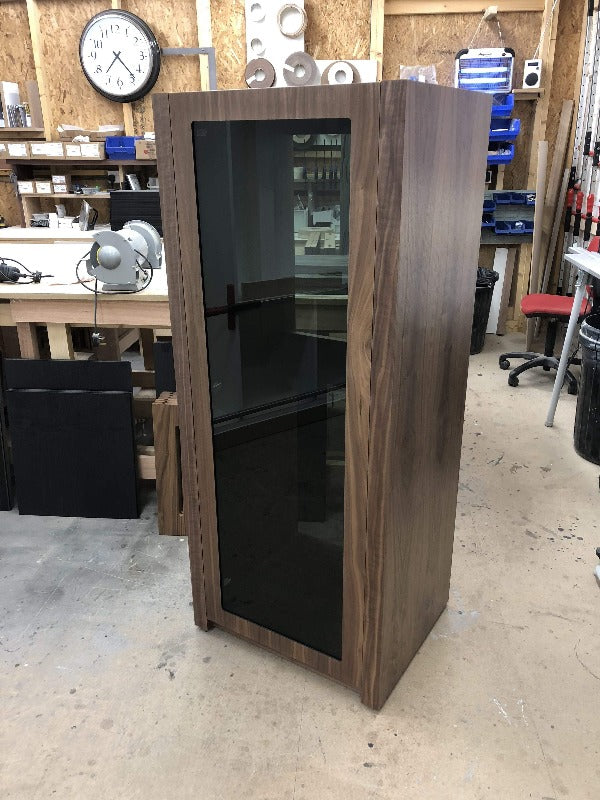 bespoke glass cabinetry for recording studio. glass cabinetry for audio stereo
